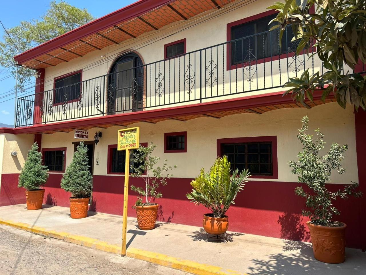 Meson La Huerta Mascota Exterior foto